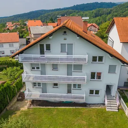 Big 4 Bedroom Apartment With Private Parking Zagreb Exterior photo