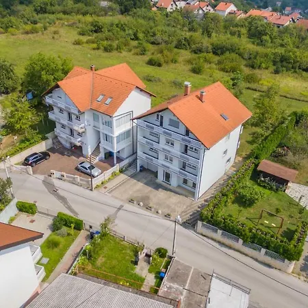Big 4 Bedroom Apartment With Private Parking Zagreb Exterior photo