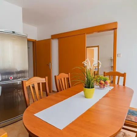 Big 4 Bedroom Apartment With Private Parking Zagreb Exterior photo