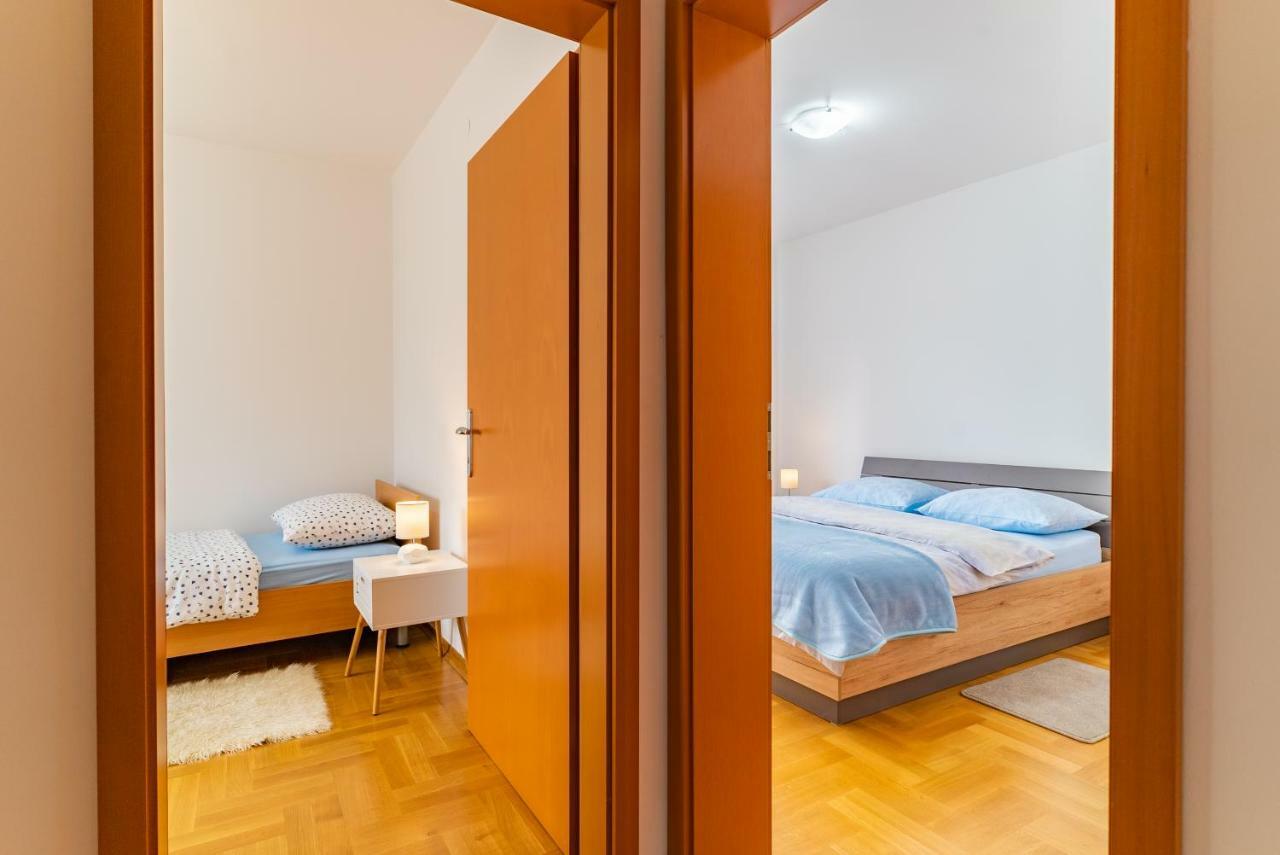 Big 4 Bedroom With Private Parking * Zagreb