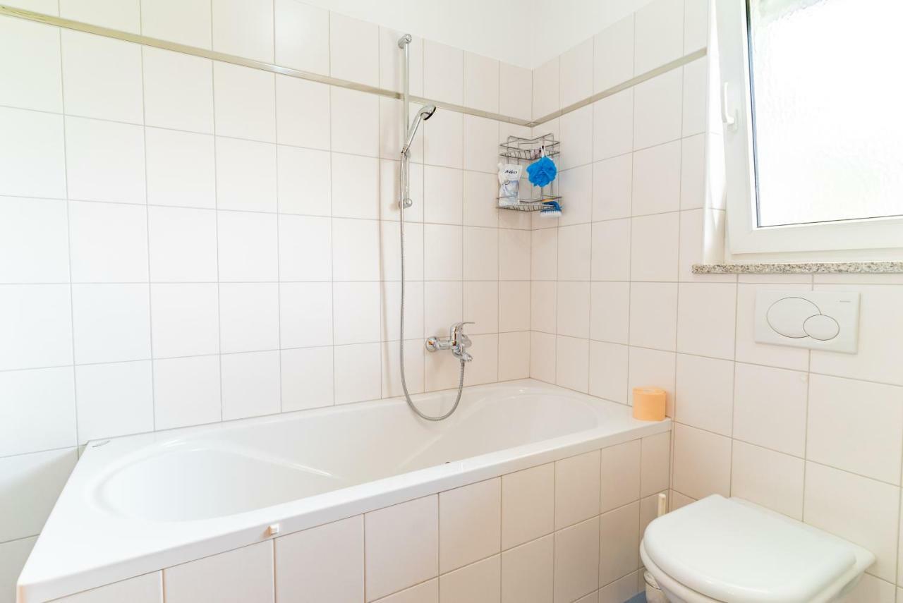 Big 4 Bedroom With Private Parking